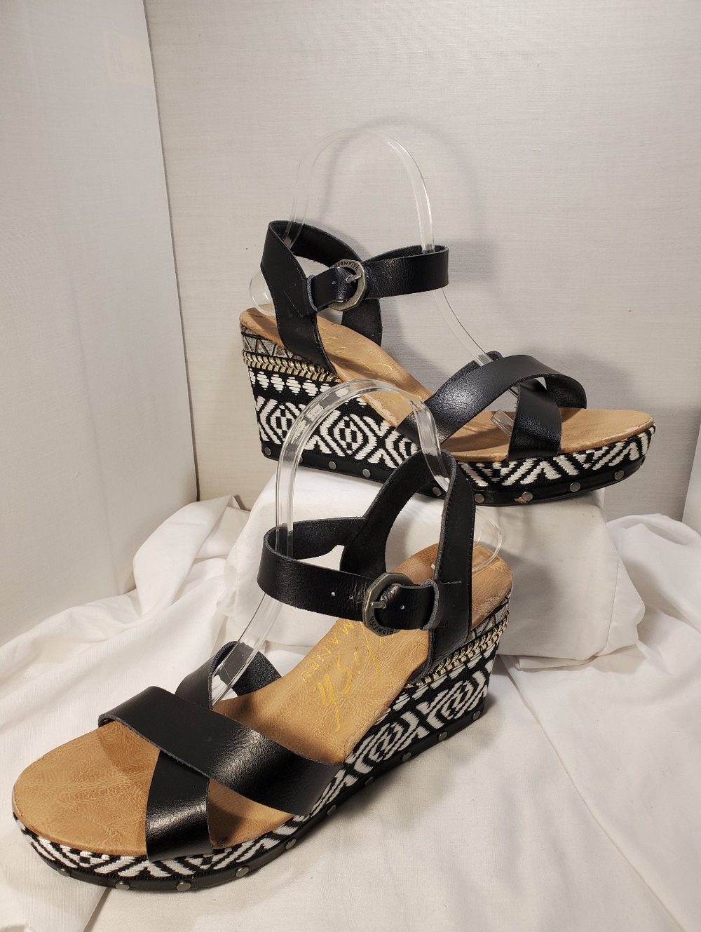 Blowfish Malibu Tickle Native Pattern  Black Leather Strap 4" Sandal Wedge Sz 10